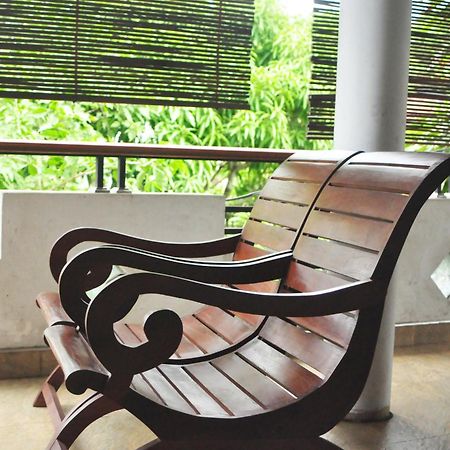 Southern Entry Dikwella Bagian luar foto