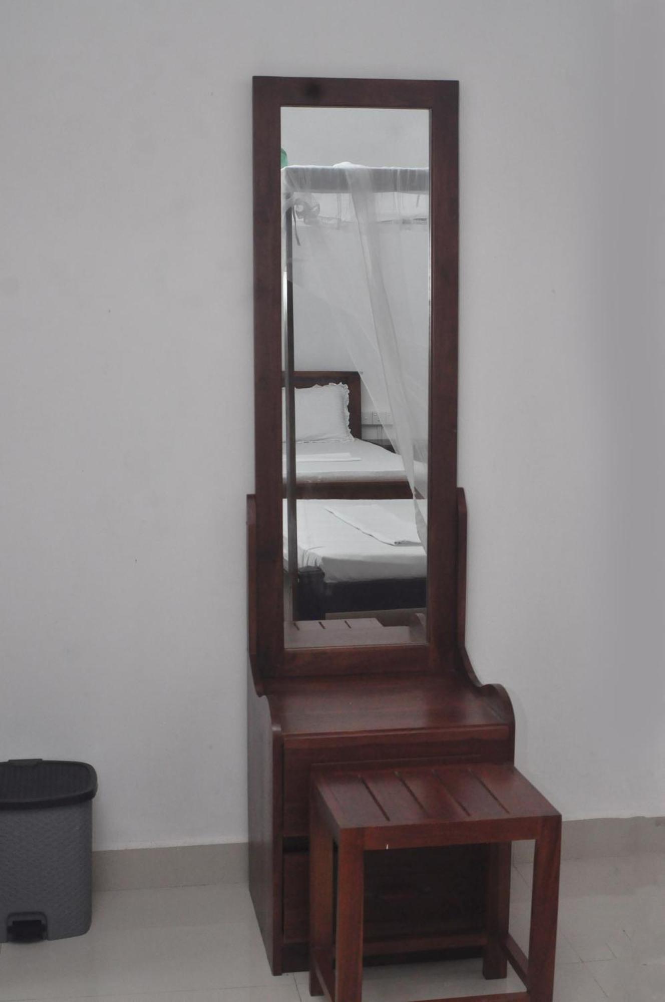 Southern Entry Dikwella Bagian luar foto